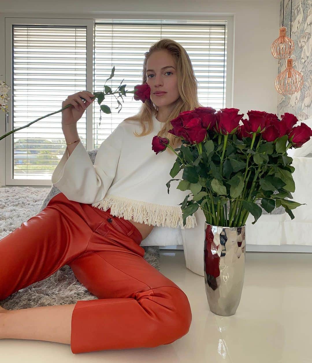 ヴァネッサ・アクセンテのインスタグラム：「🌹」