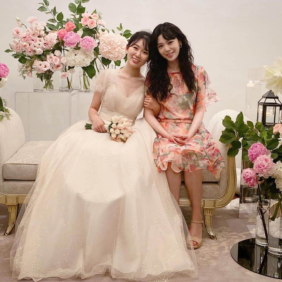 リジ のインスタグラム：「다시한번 결혼축하드려요 함실장님💓 오래오래 행복하게 사셔요👏🏻👏🏻👏🏻🙏🏻」