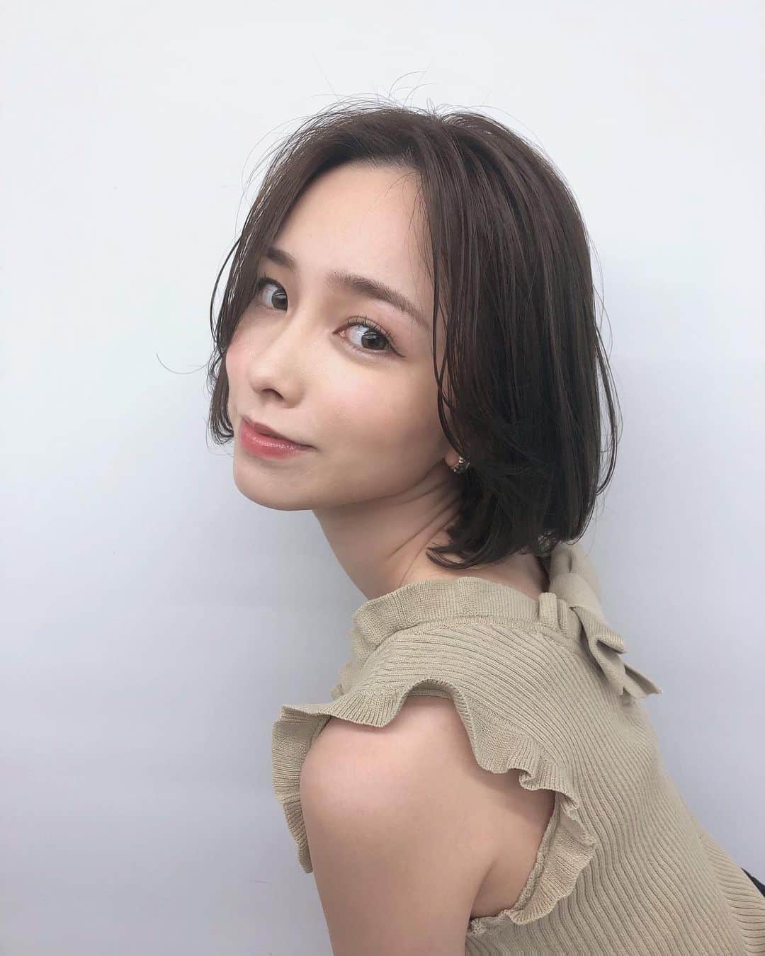 黒澤詩音のインスタグラム：「*﻿ ﻿ STAR TOKYO by k-two﻿ ﻿ @yoshihara69jun  ﻿ ﻿ #hair #haircut  #haircolor #ktwo #tokyo﻿ #newhair #アナウンサー #ボブ #ボブヘアー #センターパート」