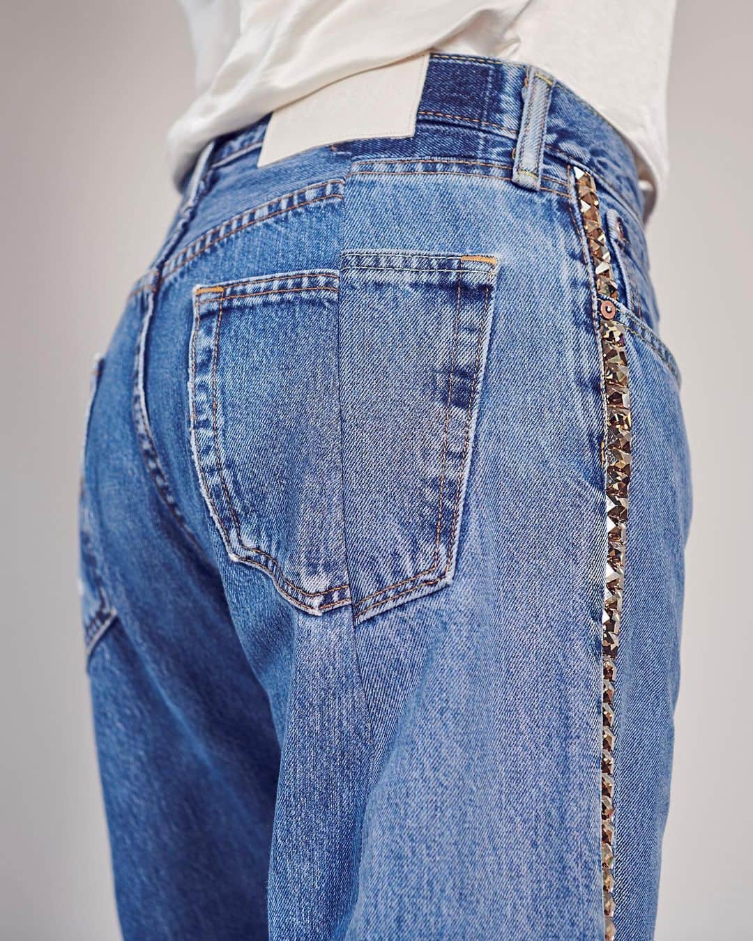 SWAROVSKIさんのインスタグラム写真 - (SWAROVSKIInstagram)「A closer look at some of the pieces from the capsule collection, using up-cycled denim and crystal. We spoke to @swarovski creative collaborator and @elvdenim Founder, @annafoster as part of our #SwarovskiFashionStories series. “I truly admire @swarovski’s commitment to sustainable development. Rather than down cycling their crystal they use it as a positive resource, allowing brands such as myself to use them creatively, producing limited edition capsule collections.” #SwarovskiFashionStories #SwarovskiCreativeCollaborations @swarovski #swarovski #swarovskicrystal #crystal @elvdenim #elvdenim @annafoster #annafoster #denim #consciousdesign」7月13日 19時05分 - swarovski