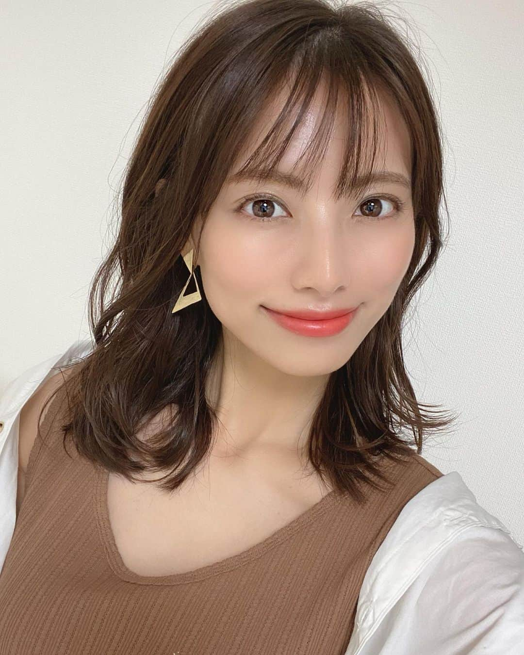 橘沙奈さんのインスタグラム写真 - (橘沙奈Instagram)「* 久々にヘッドスパ受けてきました💆‍♀️ 銀座にある美容室minxの @minx_maami さん担当❤ * * ヘッドスパ前後も首肩肩甲骨をしっかりほぐして頂いて、それだけでもかなり凝り取れたしスッキリ✨ * その後のヘッドスパも気持ち良過ぎで、 良い香りに包まれて天国なのかと思った👼 乾かした後髪も柔らかくなってサラサラ🥺 * * 私のガッチガチの頭と肩を力強く 丁寧にほぐしてくださった黒田さん、 ゴッドハンドでした👐！！ ありがとうございました🙏💕 * * みんな頭皮ケアも大事だよ〜🧏‍♀️ * * * * * * * * * #minx #minx銀座 #ヘッドスパ #ヘッドマッサージ #マッサージ #トリートメント #美容」7月13日 19時26分 - an.an.0706