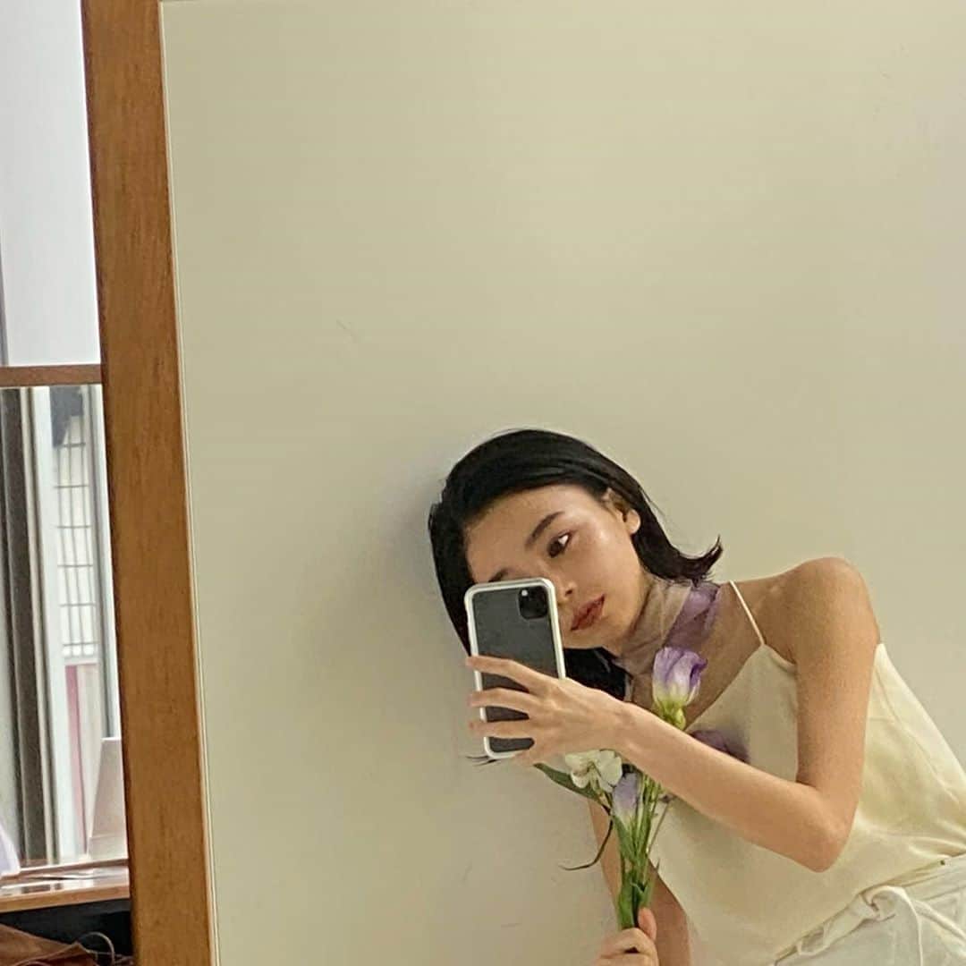 のインスタグラム：「好きな人たちとかわいい作品作るの楽しい🌙 #メイク #夏メイク #ファッション」