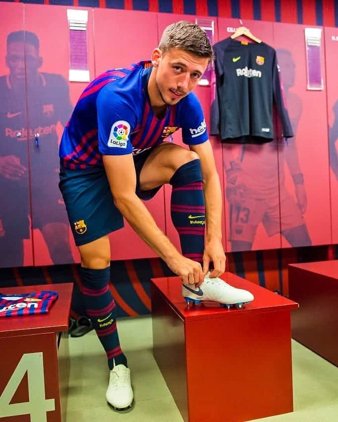 FCバルセロナさんのインスタグラム写真 - (FCバルセロナInstagram)「🔙 #OnThis Day  2️⃣ years ago @clement_lenglet was introduced as a Barça player 💙♥️  😍 Dos años de Lenglet como Culer  Dos anys de blaugrana 🔵🔴」7月13日 19時46分 - fcbarcelona