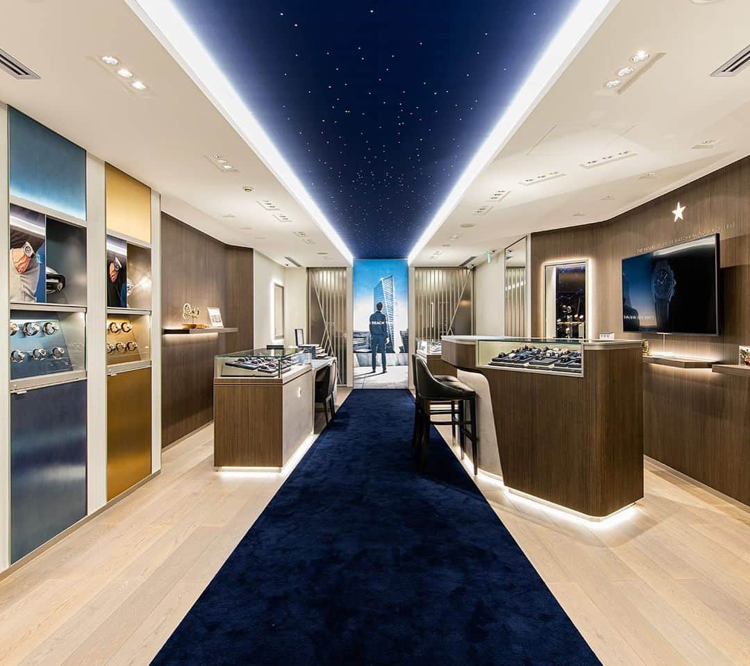 ゼニスのインスタグラム：「#Boutique: Last week we launched our new boutique in Tokyo Ginza, showcasing the new boutique concept.  #Zenith #ZenithWatches #Watches #Watch #Watchesofinstagram #Watchfam #WatchoftheDay #Luxury #WatchAddict #Watchcollector #Horology #DailyWatch #ElPrimero #Chronograph #VintageWatches #Tokyo #Ginza」