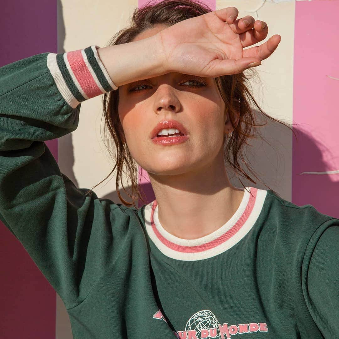 ベンシモンのインスタグラム：「Sous le soleil exactement ☀️ ​Qui sont les chanceux qui ont prolongé leur week-end ? 😍 ​🇬🇧 Monday under the sun exactly ☀️ Who are the lucky ones who extended their weekend? 😍 ​#bensimon #bensimoncollection #mode #tennis」