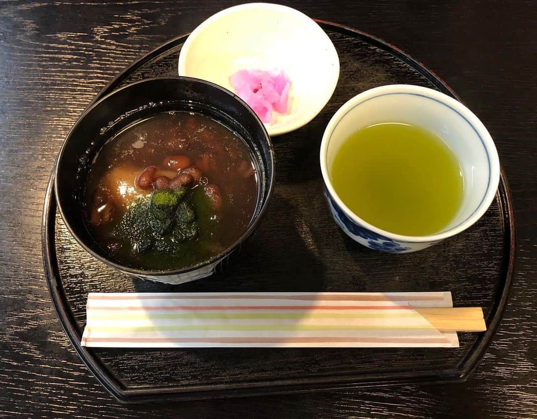 南早苗のインスタグラム：「今日は一杯のぜんざいがシミマシタ✨  #野田屋茶店　#ぜんざい　#大好きねぇさんとの憩いのひととき　#金沢　#Kanazawa」