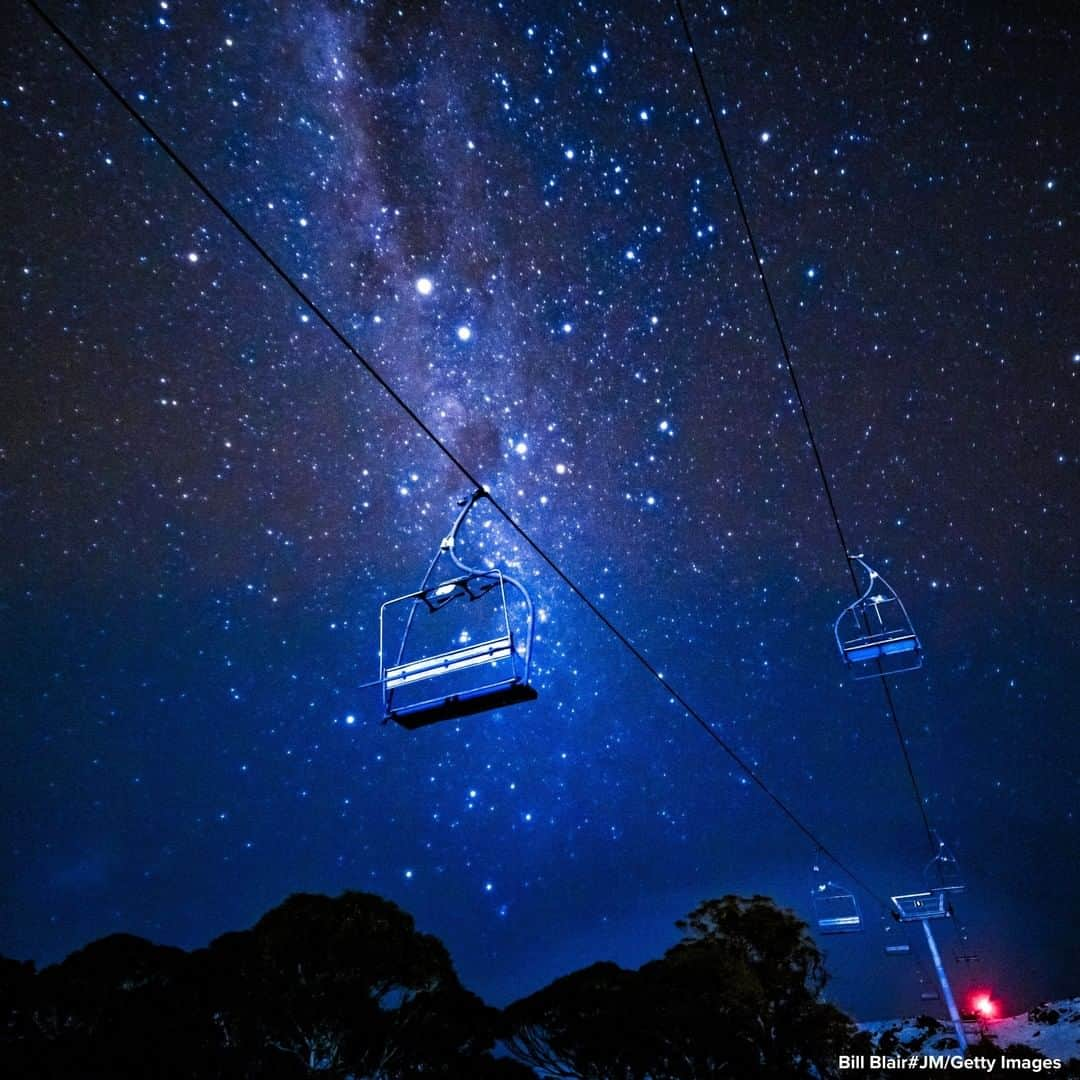 ABC Newsさんのインスタグラム写真 - (ABC NewsInstagram)「LOOK UP: Clear skies in the New South Wales ski region allowed visitors to view the Milky Way over consecutive nights in Charlotte Pass, Australia. #nightsky #skiing #milkyway #australia」7月13日 20時22分 - abcnews