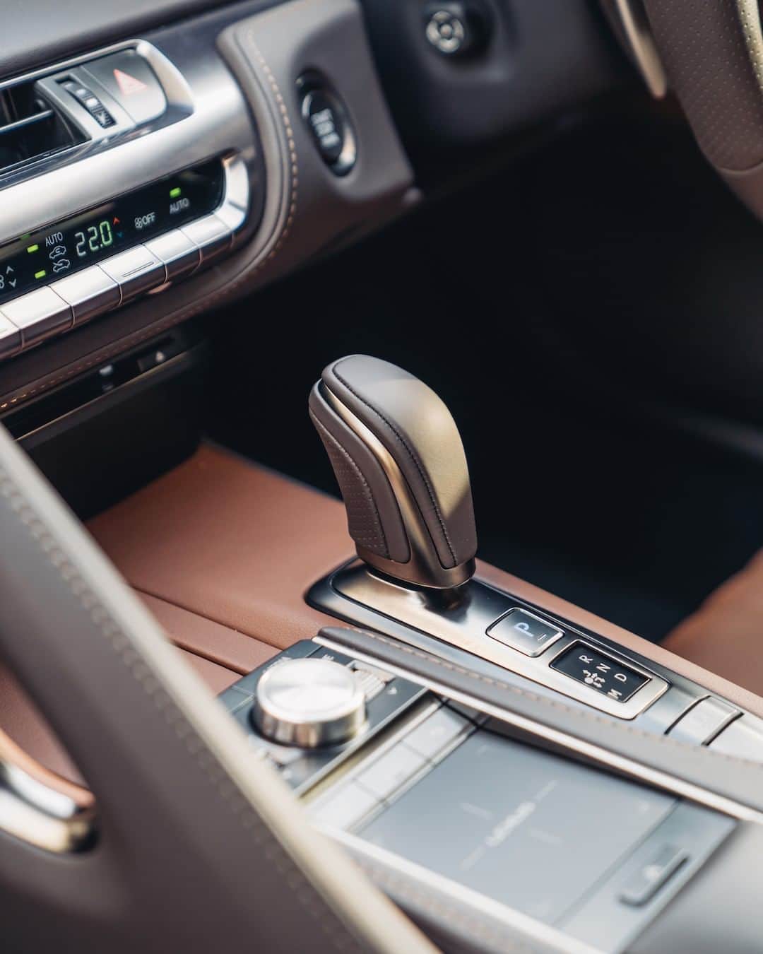 Lexus UKさんのインスタグラム写真 - (Lexus UKInstagram)「Stunning details. Take a closer look. #LexusLC  Photo credit: @AlexPenfold  #Design #CarDesign #Automotive #Lexus #CarsofInstagram #LuxuryTravel #Luxury」7月13日 21時00分 - lexusuk