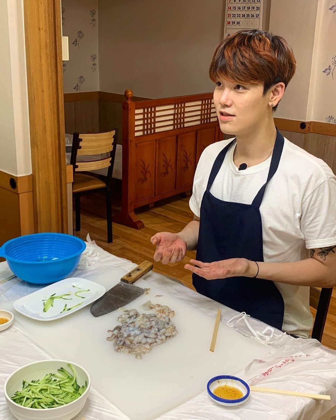 ZELO のインスタグラム：「첫 번째 게스트로 출연했어요 👍🏻 #와따tv」