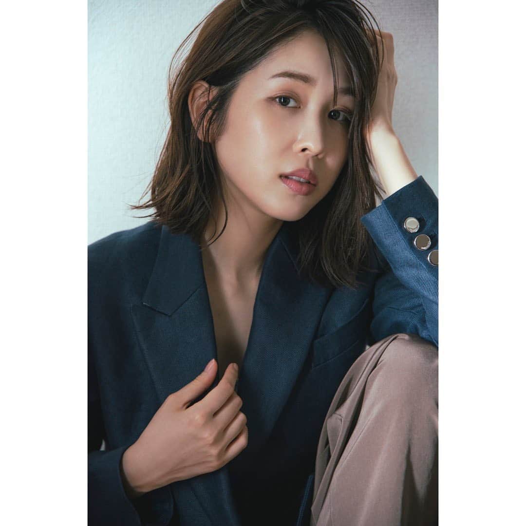 成田沙季のインスタグラム：「最近の作品撮り☺︎ ちょっとずつ載せていきます🙌  📷camera  藤井マルセル @maru_1111  💄make  寺下舞 @maiterashita  大好きな２人との念願の作品撮り嬉しかったな〜💕」