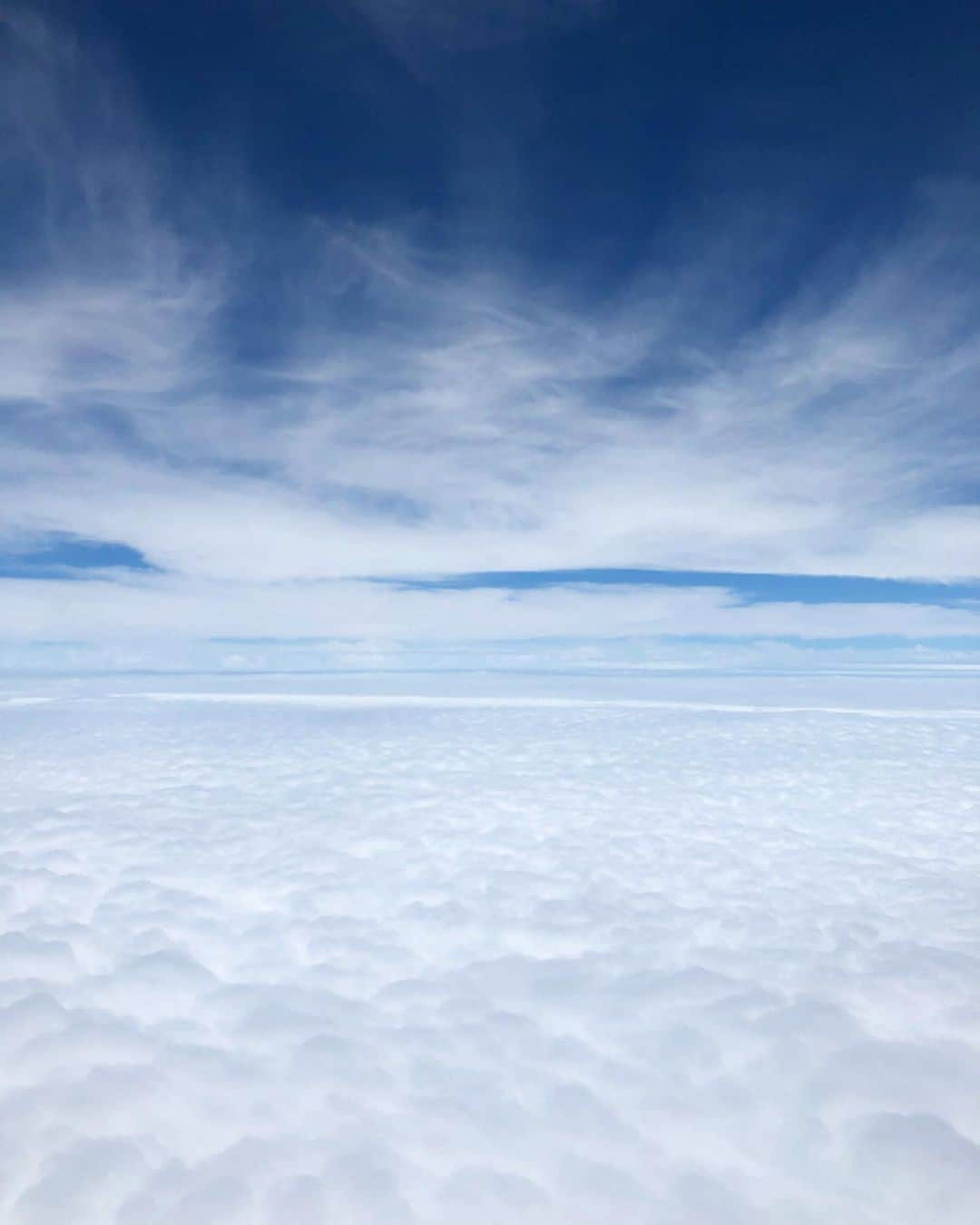 イム・スジョンのインスタグラム：「☁️🦋」