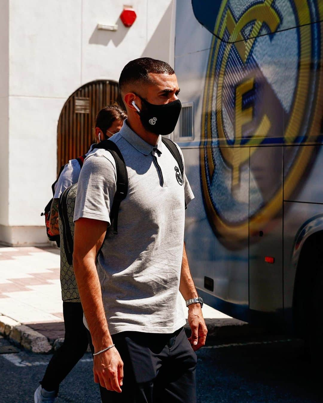 レアル・マドリードさんのインスタグラム写真 - (レアル・マドリードInstagram)「👋 ¡Hola, Granada! 🔜 #GranadaRealMadrid #HalaMadrid」7月13日 21時22分 - realmadrid