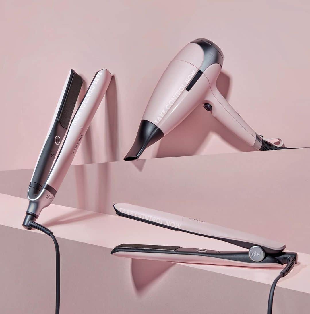 ghd hairさんのインスタグラム写真 - (ghd hairInstagram)「ghd turns pink every year. This year, we’ve given the ghd platinum+, gold and helios a powder pink makeover with a message: take control now. Check your boobs. ​ ​ 1 in 3 women don’t check their breasts. ​ ​ 87% use a straightener at least once a month. ​ ​ With this year’s pink collection, every time you style you will be reminded to check your boobs. £10 from every pink ghd tool goes to @breastcancernow   #ghd #ghdpink #takecontrolnow #ghdtools #breastcancerawareness」7月13日 21時39分 - ghdhair