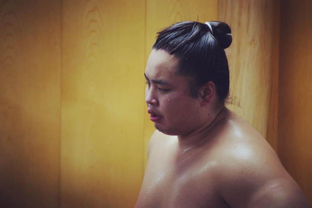 日本相撲協会さんのインスタグラム写真 - (日本相撲協会Instagram)「佐渡ヶ嶽部屋朝稽古の様子。  最多数の力士が所属している佐渡ヶ嶽部屋の朝稽古をYouTubeにて公開中！ 動画の最後には、関取からのメッセージも。 お楽しみに！  @sumokyokai  #大相撲 #sumo #相撲 #力士 #お相撲さん #japanphoto #sumowrestlers #佐渡ヶ嶽部屋 #琴ノ若 #琴奨菊 #琴勝峰 #琴恵光 #琴勇輝 #朝稽古 #稽古」7月13日 21時50分 - sumokyokai