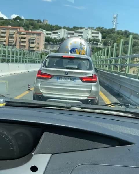 ステファノ・ソレンティーノのインスタグラム：「INCREDIBILE 😱 #autostrade」