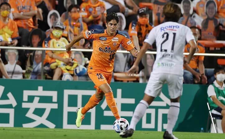 のインスタグラム：「Vamos em frente 💪🏻👊🏻🔥 dias melhores virão 🙌🏻⚽️」