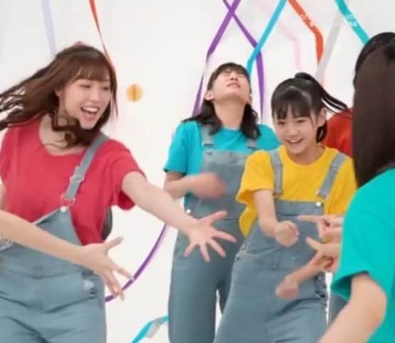 モーニング娘。'20のインスタグラム：「- . りおちゃん•• 本当に...。 - 痛そう😅 . . #北川莉央 #岡村ほまれ . .」