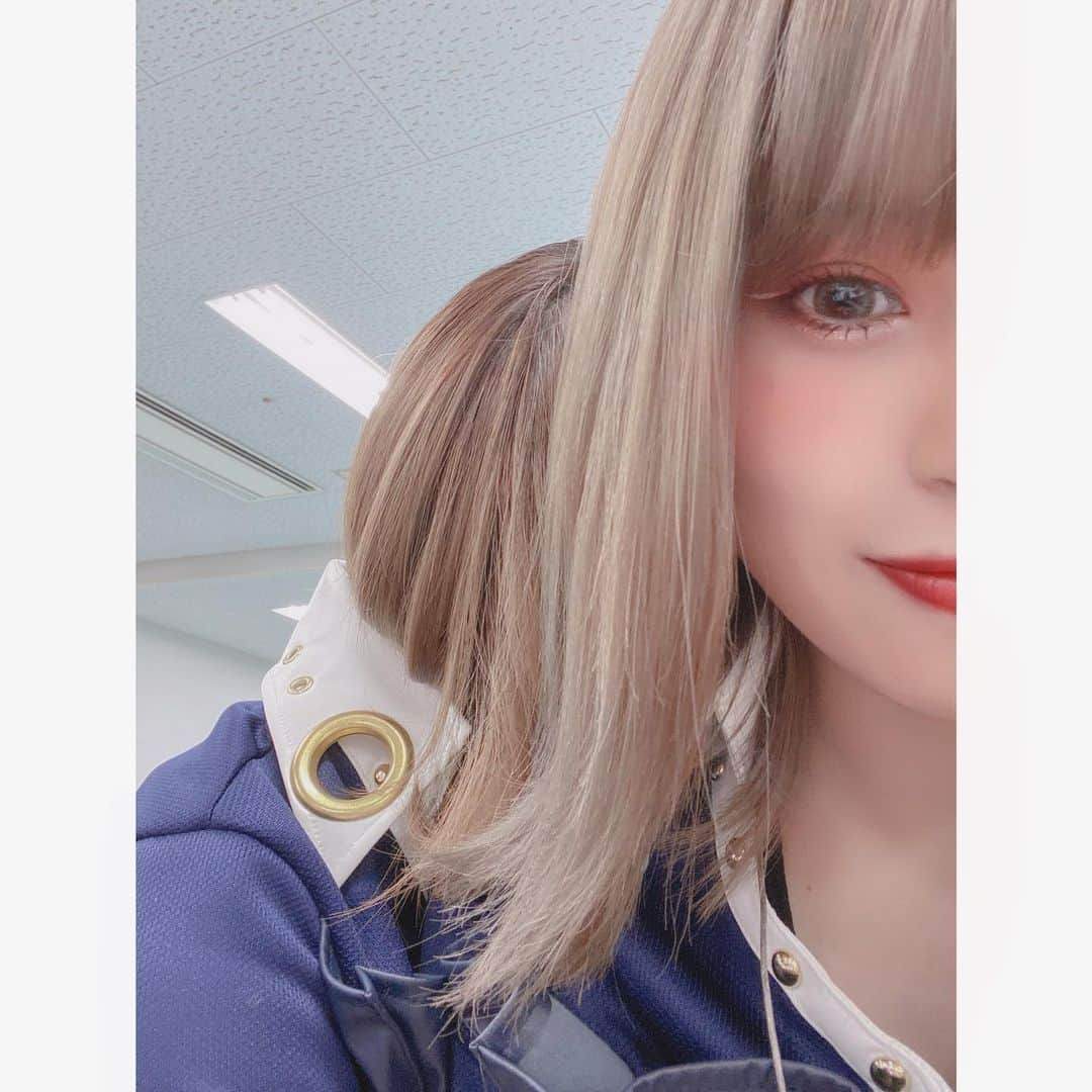 SAYAKA（BsGirls）さんのインスタグラム写真 - (SAYAKA（BsGirls）Instagram)「. . こんばんは🌛 月曜日お疲れ様でした♩ どんな1日でしたかー？？ 美味しいお肉を食べれてお腹いっぱいなので今日ぐっすり寝れそうです💆‍♀️ . . . 明日から福岡ソフトバンクホークス戦！6連戦が始まります🔥✨ このまま勝ち進んで上位を目指して いきましょう🤘 共に戦っていきましょうね！ 明日からの連戦勝ちが沢山見れますように☺️ 勝ちSKY皆さんと一緒にするぞ🌈☁ 明日から宜しくお願い致します！ . . . 📸 : 普段は私がなんでも、なっちゃんなっちゃんて色んなこと、 甘えに甘えてきたけど たまにこういう所がある🤦🏻‍♀️♡ 可愛いのです〜 自慢の相棒👯‍♀️🤍 可愛かったのでパシャリ📸🐢 . . . #オリックス #BsGirls #Bs2020 #baseball #プロ野球 #超革新系 #ORIX #buffaloes #sayaka #sayaka_354 #vocal #dance #natsu_358 #相棒 #同期 #love」7月13日 22時43分 - sayaka_bsgirls_354