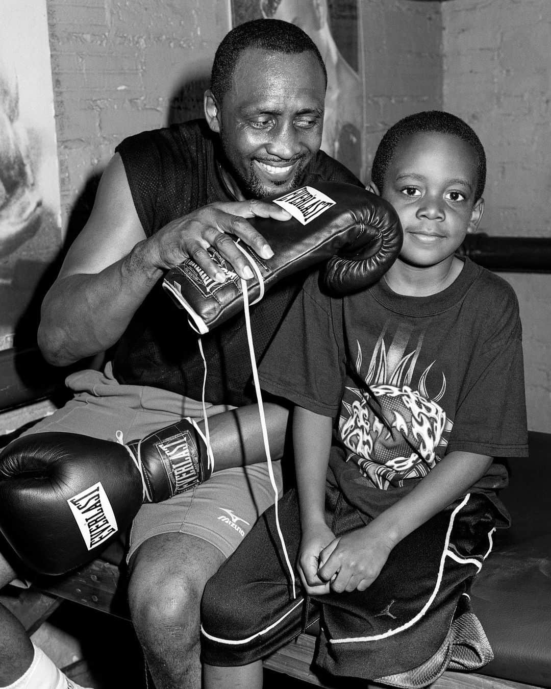 ブルース・ウェーバーさんのインスタグラム写真 - (ブルース・ウェーバーInstagram)「@ThomasHitmanHearns, boxing champion, with his protégé Milton at @officialkronk gym, Detroit, Michigan 2006.」7月13日 22時54分 - bruce_weber