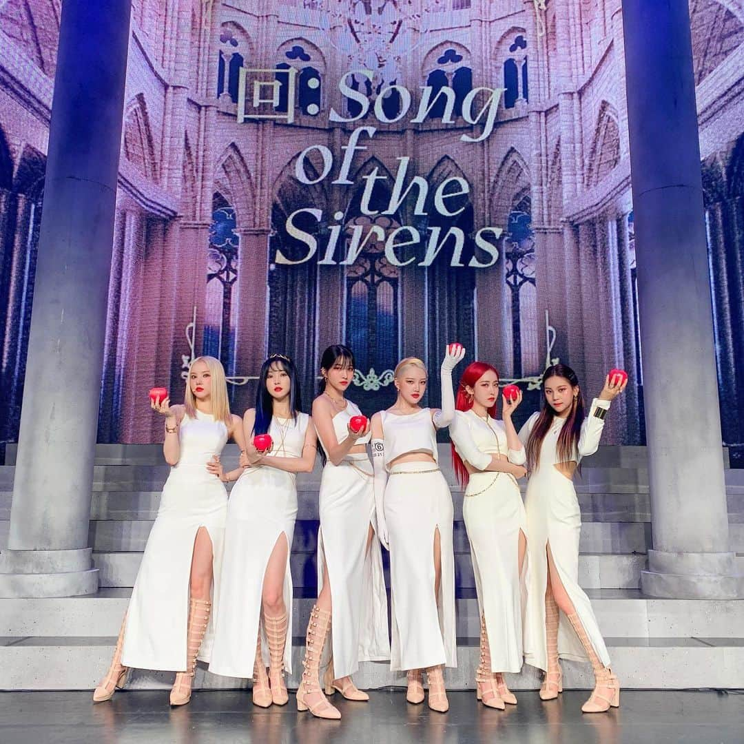 GFriendさんのインスタグラム写真 - (GFriendInstagram)「[🎞 #G_TODAY]   #여자친구 #GFRIEND  #Apple #쇼케이스 #OOTD」7月13日 22時48分 - gfriendofficial