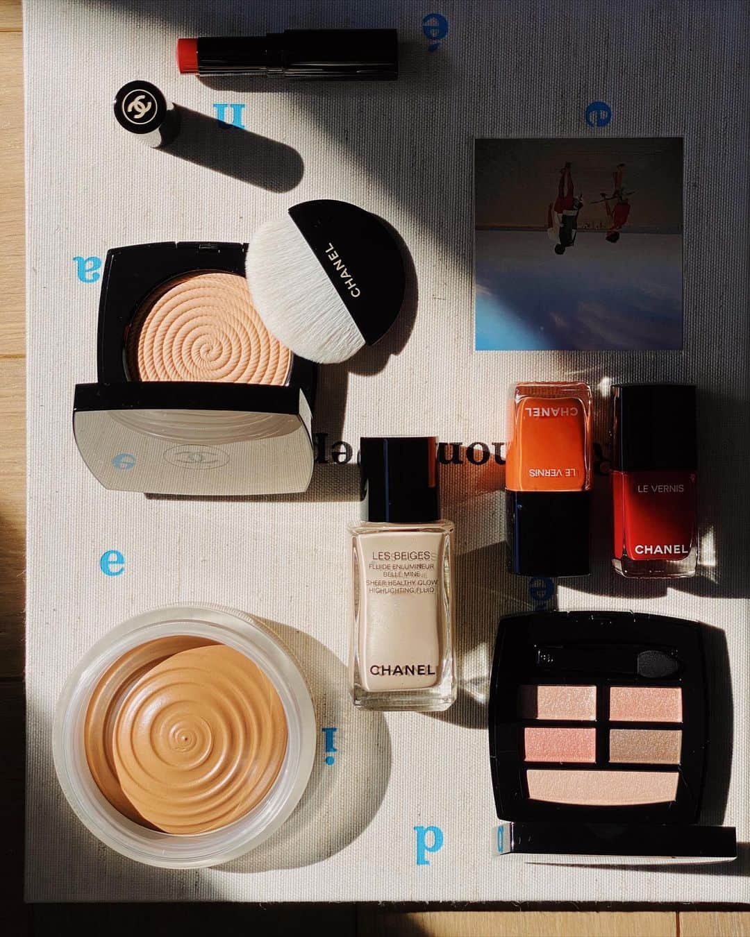 アリス・ガオのインスタグラム：「juicy summer palette ✨ #giftfromchanel」