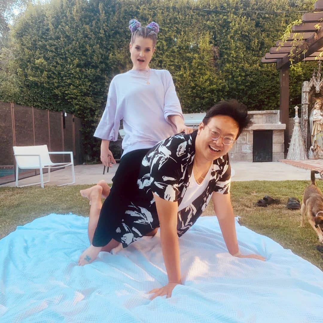 ケリー・オズボーンのインスタグラム：「"The pose begins when you want to leave it." #namaste khob-kun-Ka, khob-kun-Ka 🙏」