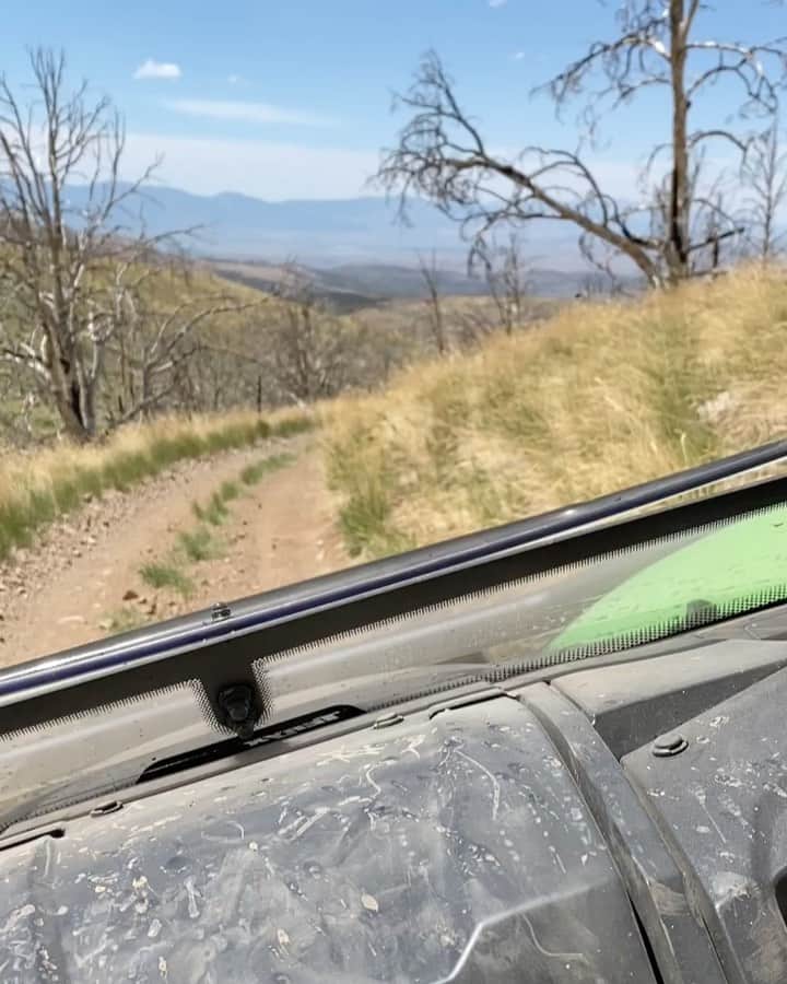 ストーン・コールド・スティーブ・オースチンのインスタグラム：「Riding Nevada   Iron Maiden Stranger in a Strange Land  #nevada #4x4 #greatoutdoors  #krx1000 #kawasaki #austin #brokenskullranch #bsr」
