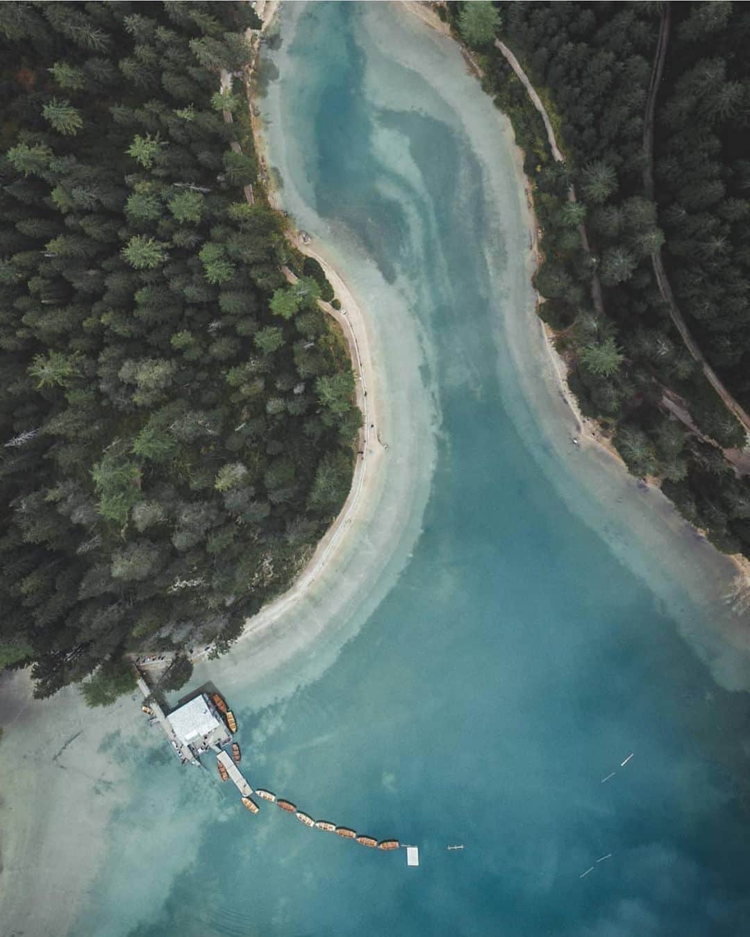 FOLKのインスタグラム：「Turn off your TV, sign out of Twitter, sign off of Facebook, close out the noise and manipulation. Go check on your neighbor, call your ma, subscribe to your local paper, become involved, bake a cake, eat the entire cake, take up running through the woods, find a lake, go for a swim, listen to the birds, go support a small business, go clean a cemetery....just stop consuming it all. You’re making yourself go mad.   Why are you still reading this. Go.   Now. ❤️   A few photographers to inspire your wanderlust: 1) @kuscheiart 2) @jkwinders 3) @chrisbeetham」