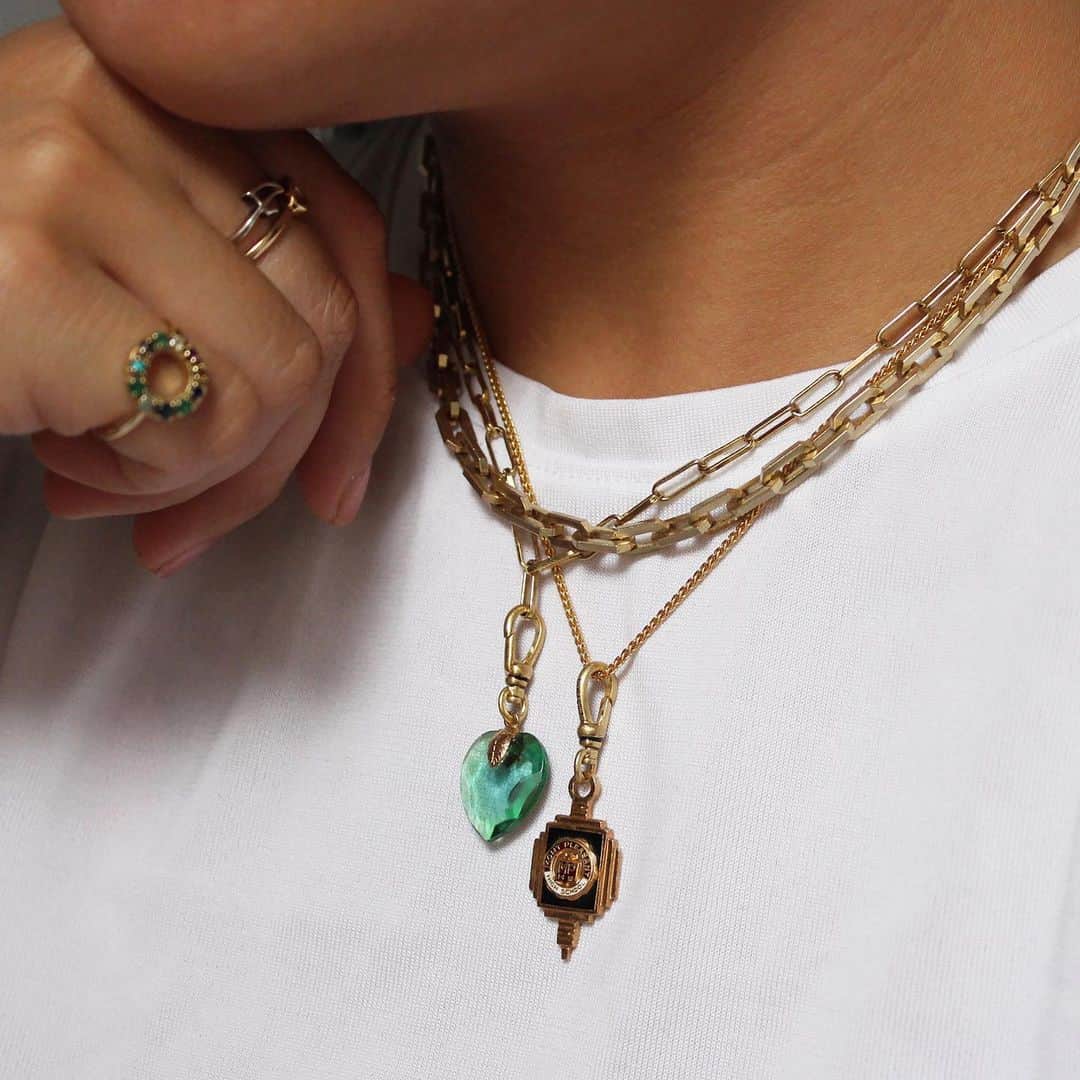 ルル フロストのインスタグラム：「Build your own! Start with a charm on every layer and add until your heart's content. #lulufrost #layeredlook」