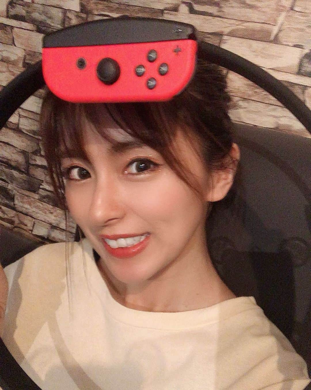 ぽこのインスタグラム：「久しぶりにリングフィットやってる🏃‍♀️ ❤️ 🏃‍♂️  #リングフィットアドベンチャー  #nintendoswitch  #nintendo  #switch」
