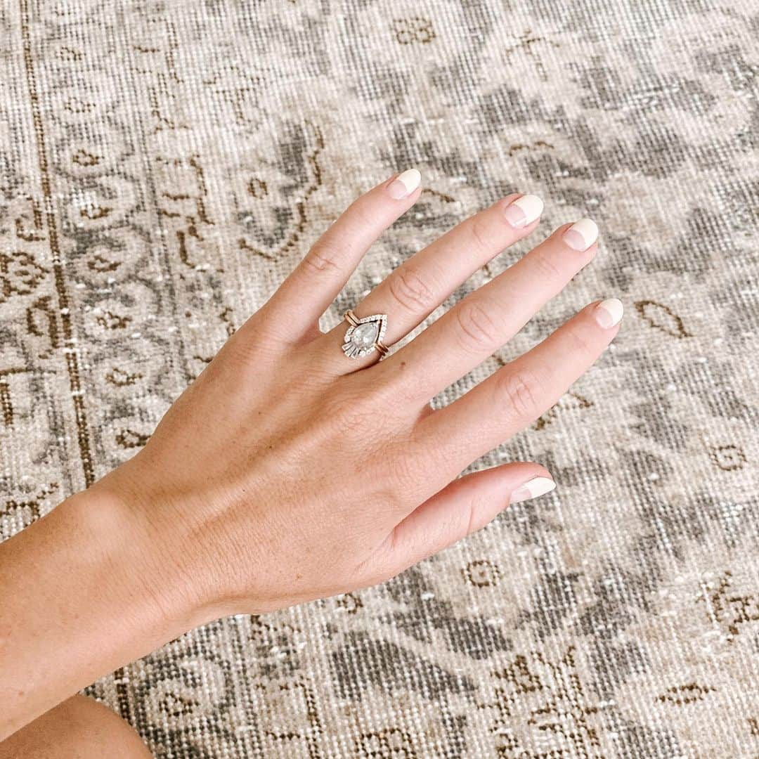 ケリー・マレーさんのインスタグラム写真 - (ケリー・マレーInstagram)「✨✨ @honeyjewelryco ✨✨  ...this was my 10 yr wedding anniversary gift to myself last November 😜 working with Nick was amazing. (shared a little more in my stories)」7月13日 23時42分 - kelli_murray