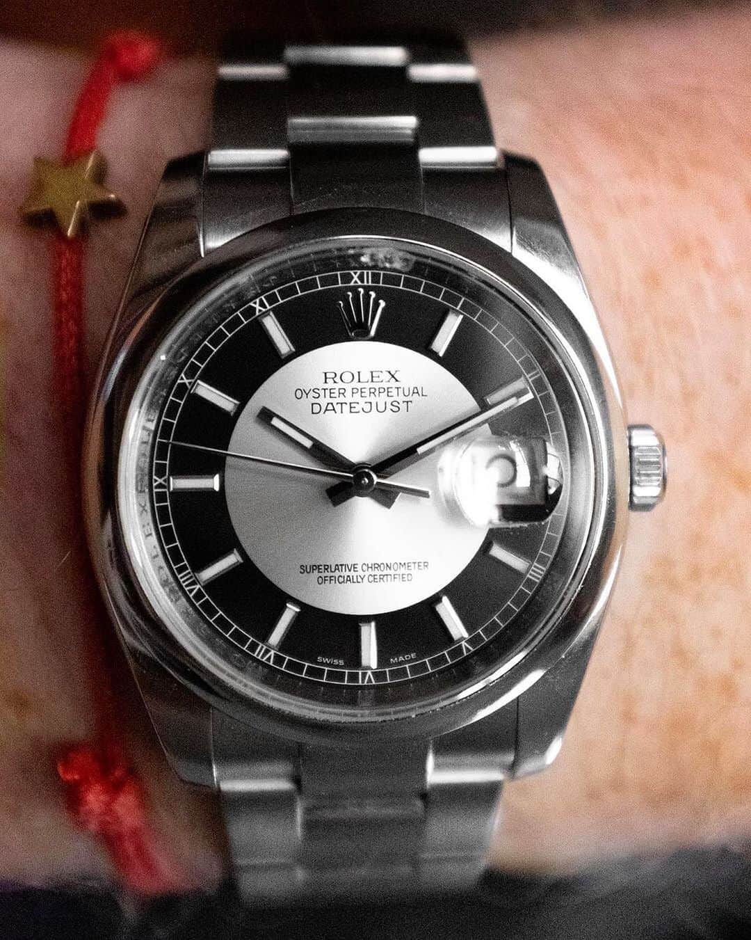 Daily Watchさんのインスタグラム写真 - (Daily WatchInstagram)「Wristshot with a Rolex Datejust featuring a “Tuxedo dial” ⚫️⚪️ Photo by @trd_watches」7月13日 23時55分 - dailywatch