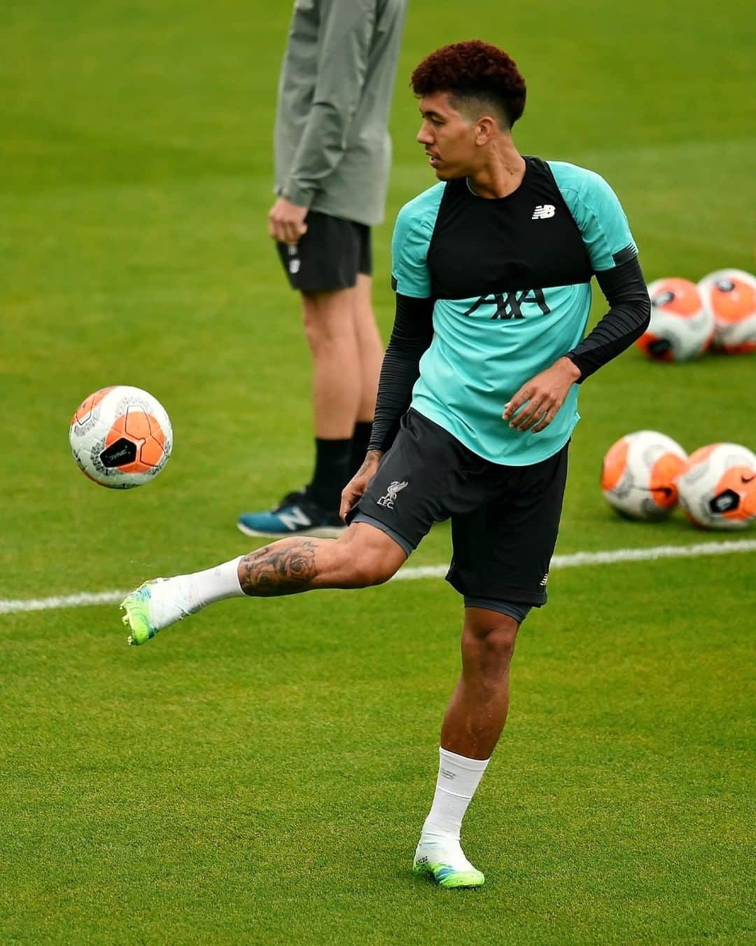 リヴァプールFCさんのインスタグラム写真 - (リヴァプールFCInstagram)「Samba magic 💫💫 #LFC #LiverpoolFC #Liverpool #Training #Firmino」7月14日 0時01分 - liverpoolfc