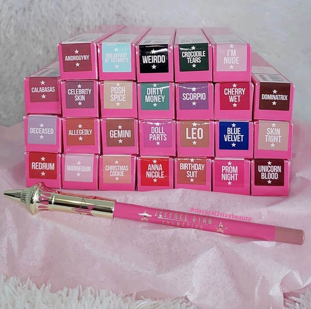 Jeffree Star Cosmeticsさんのインスタグラム写真 - (Jeffree Star CosmeticsInstagram)「Happy Monday Everyone 💕 @natural2slaybeauty showing off all 26 shades of our luxurious newly reformulated Velour Lip Liners 🌟 #jeffreestarcosmetics #velourlipliner #velourliquidlipstick」7月14日 0時02分 - jeffreestarcosmetics