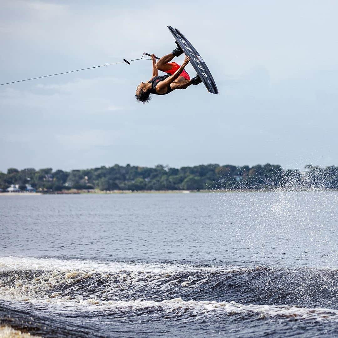 手塚翔太さんのインスタグラム写真 - (手塚翔太Instagram)「Well I guess not enough to made podium at 2nd stop of digital @prowakeboardtour  Thank you to everyone who supported me and summit vote for my run❤️🙏🏻  プロツアー二戦目の結果が出て、今回も4位という結果に終わりました。。。 正直全く納得出来ませんが、結果なので仕方ありません。 投票及びサポートして頂いた皆様本当に有難う御座いました❤️🙏🏻」7月14日 0時09分 - shotatezuka