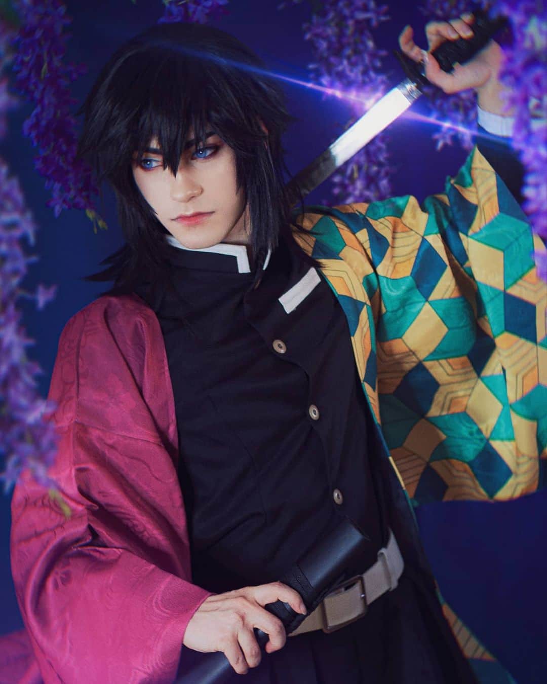 Geheさんのインスタグラム写真 - (GeheInstagram)「Finally! Some Giyuu photos :D  This cosplay, just as my Tanjirou one is sponsored from @dokidokicosplay_official the haori fabrics are so pretty 😳  📷: @pnkvirus」7月14日 0時16分 - geheichou