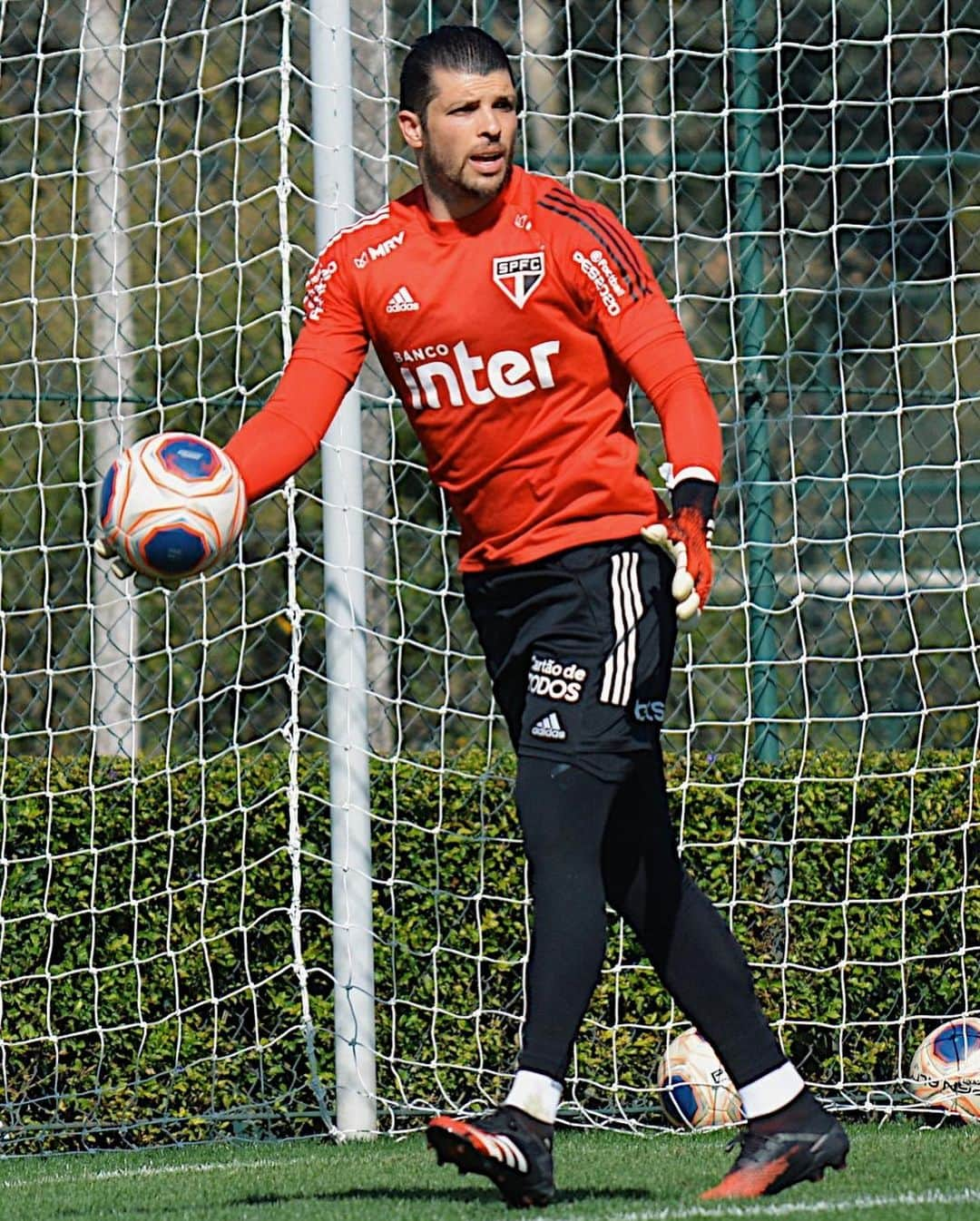 São Paulo FCさんのインスタグラム写真 - (São Paulo FCInstagram)「🔛 Nova semana. Mesmo foco 👀 ⠀⠀⠀⠀⠀⠀⠀⠀⠀ ⏳ E cada vez mais próximo do retorno! ⠀⠀⠀⠀⠀⠀⠀⠀⠀ #VamosSãoPaulo 🇾🇪 ⠀⠀⠀⠀⠀⠀⠀⠀⠀ 📸 Erico Leonan / saopaulofc.net」7月14日 0時32分 - saopaulofc