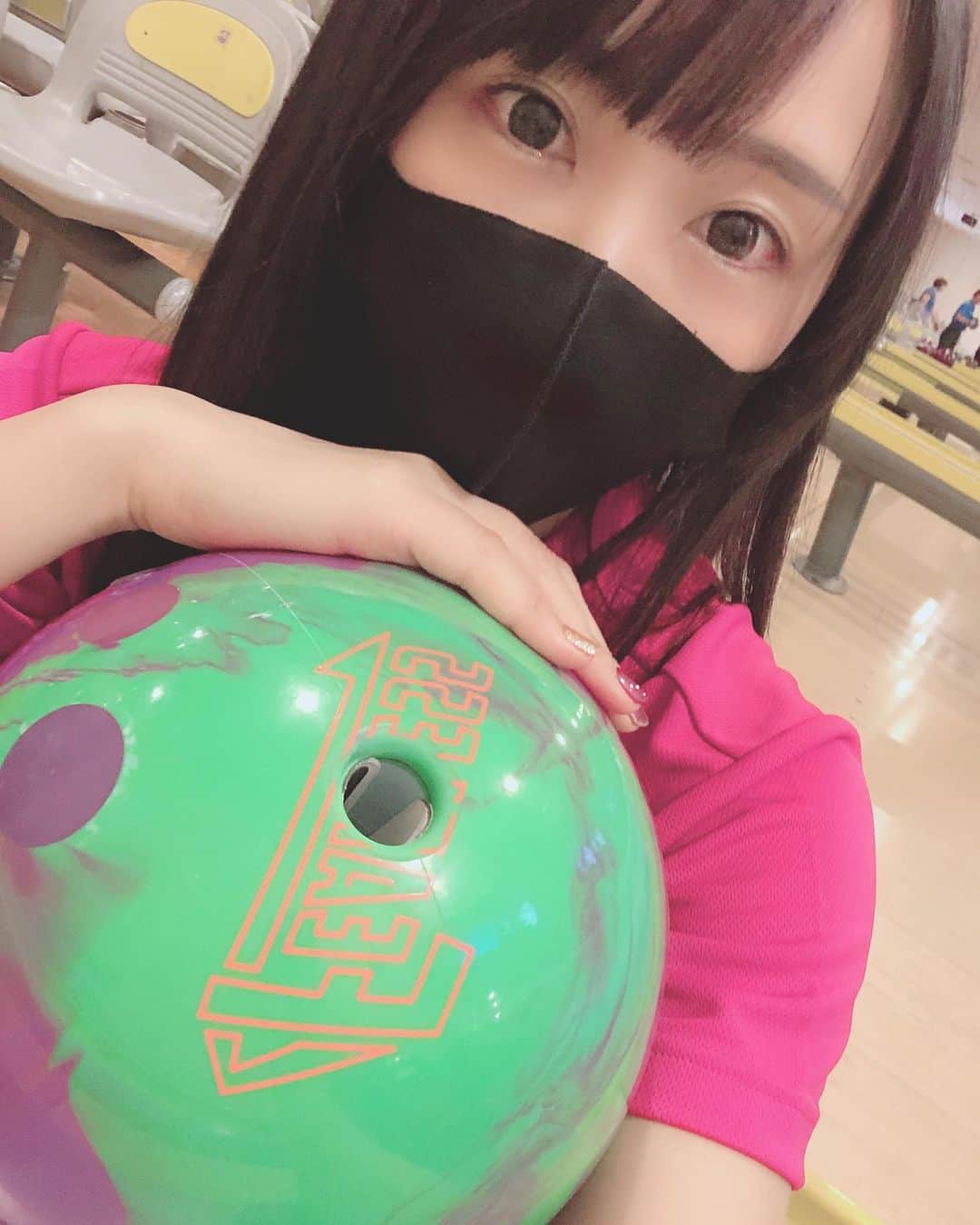 のインスタグラム：「おやくま🐻 . . #おやすみ #goodnight #🌙 #おやくま #日々の出会いに感謝 #バクステ外神田一丁目 #熊本美和 #miwakumamoto  #アイドル #idol #일본 #아이돌 #アイドルボウラー #Pリーガー #プロボウラーになりたい #japanesegirl #followme #ボウリング #bowling #볼링 #🎳 #練習 #テストボール #ハイスコア #パーフェクト #すっぴん #マスク #すきぴ」