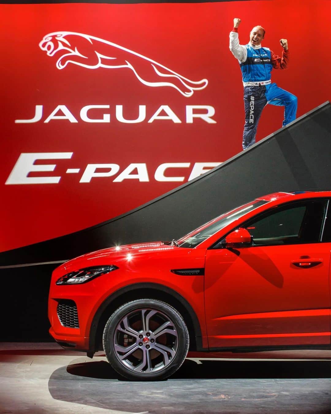 Jaguarさんのインスタグラム写真 - (JaguarInstagram)「#OnThisDay in 2017, world-renowned stunt driver Terry Grant set an official @GuinnessWorldRecords title with the #Jaguar #EPACE - a 15.3 metre-long jump complete with a 270-degree barrel roll.  Click on our bio link to relive the amazing moment in full 360° on YouTube.  #Premium #Luxury #Compact #Performance #SUV #AWD #GuinnessWorldRecords #WorldRecord #BarrelRoll #InstaCar #CarsofInstagram」7月14日 0時41分 - jaguar