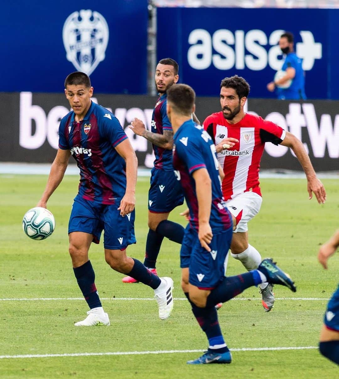 オスカル・デュアルテさんのインスタグラム写真 - (オスカル・デュアルテInstagram)「@levanteud 🐸 @laliga」7月14日 0時42分 - oduarte06