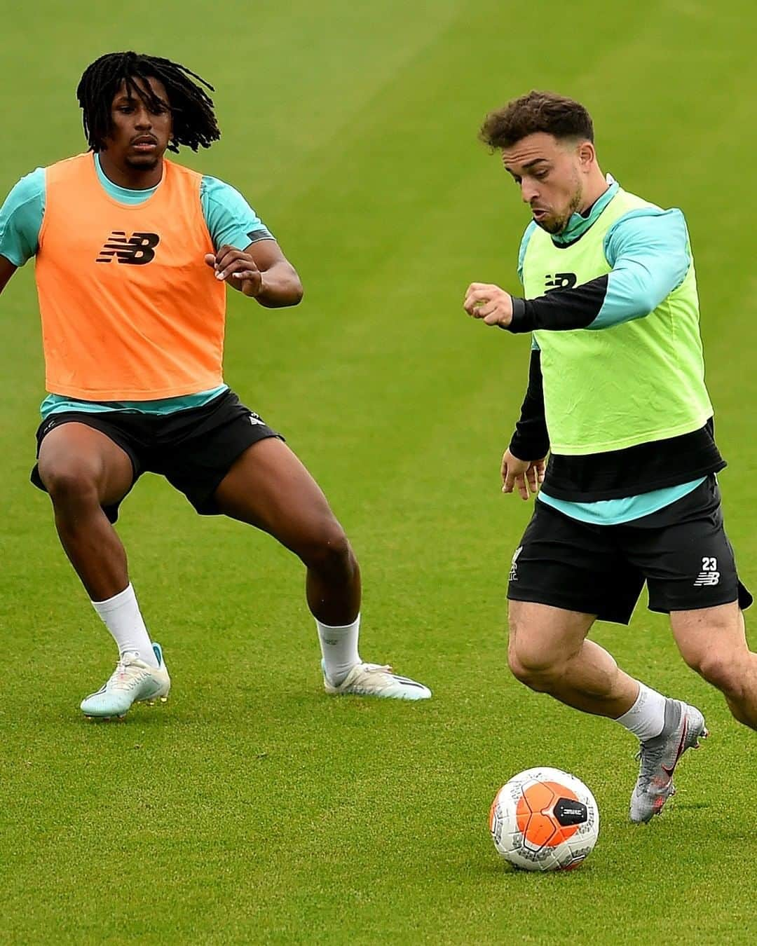 リヴァプールFCさんのインスタグラム写真 - (リヴァプールFCInstagram)「Focused and ready for #ARSLIV 💪🤩 #LFC #LiverpoolFC #Liverpool #Training」7月14日 0時52分 - liverpoolfc