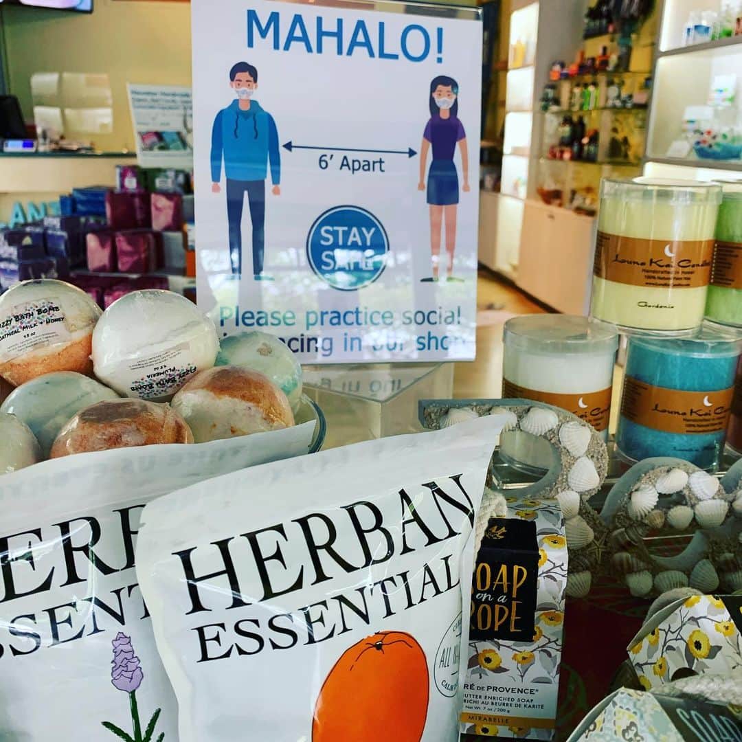Lanikai Bath and Bodyさんのインスタグラム写真 - (Lanikai Bath and BodyInstagram)「#socialdistancing #essentials #lanikaibathandbody」7月14日 0時53分 - lanikaibathandbody