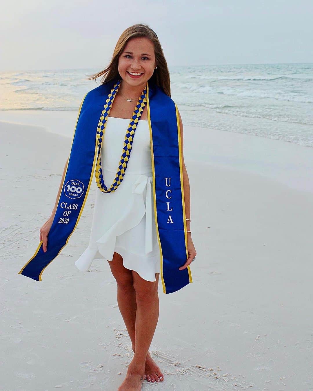 マディソン・コシャンのインスタグラム：「onto the next journey🎓」