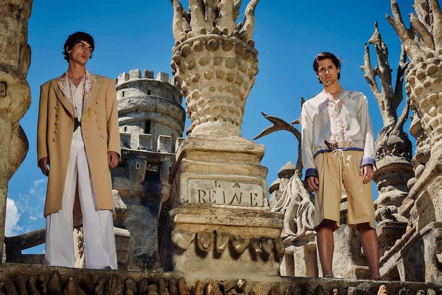 ランバンのインスタグラム：「For #LanvinSS21, Lanvin’s Creative Director @brunosialelli explores the notion of reverie, of memories real and make-believe, of fantastical characters and invented narratives in a collection titled #LePalaisIdeal. Discover more via link in bio. #Lanvin」