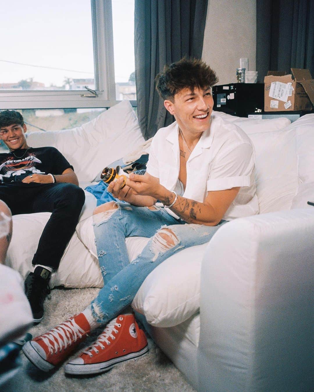 のインスタグラム：「/ TAYLER TRIES VEGEMITE 👀 - • if you’re reading this-comment: “❤️”」