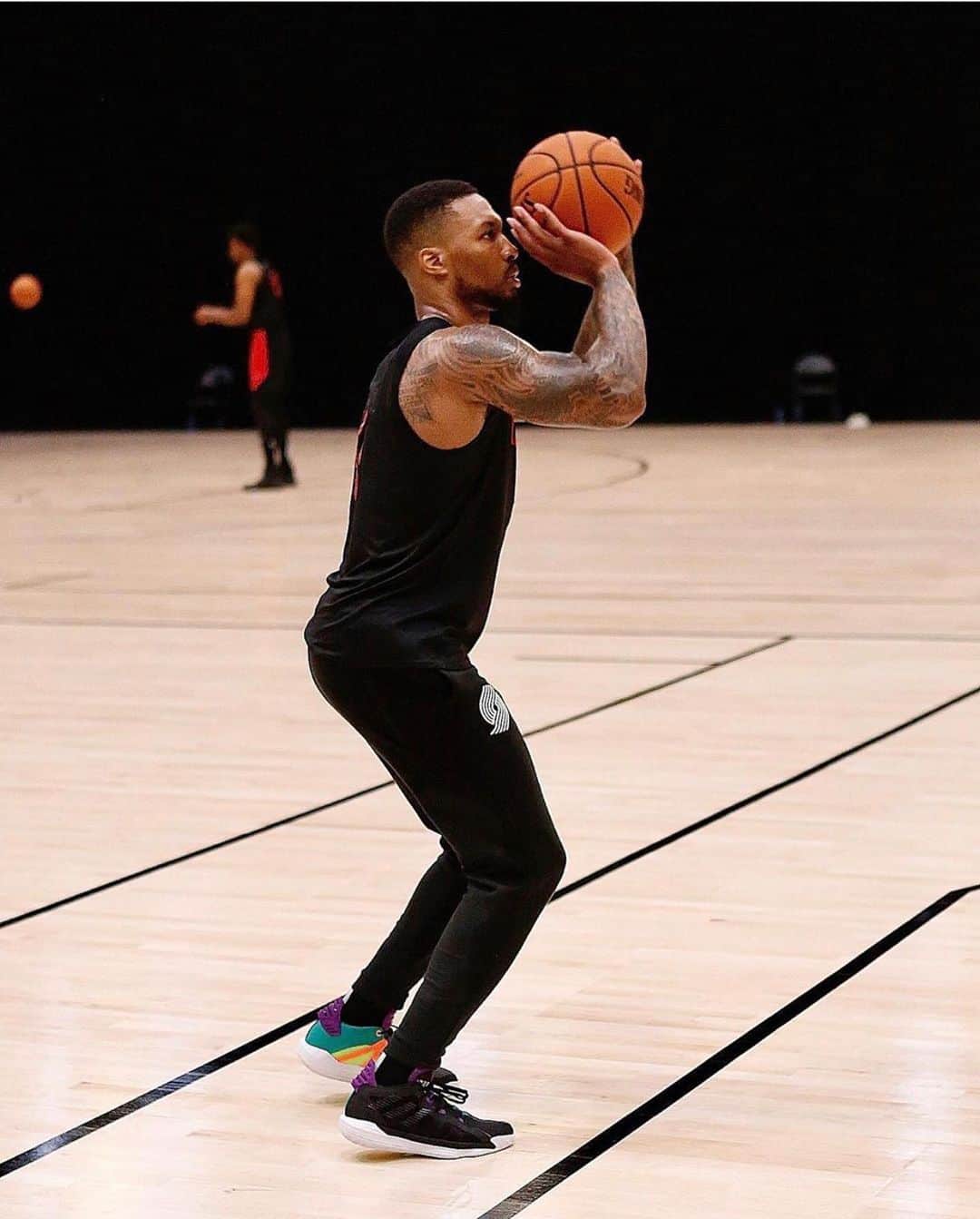デイミアン・リラードのインスタグラム：「I call these my Rugrats colorway. /// #KicksOnCourt #NBAKicks #YKWTII ⌚️」