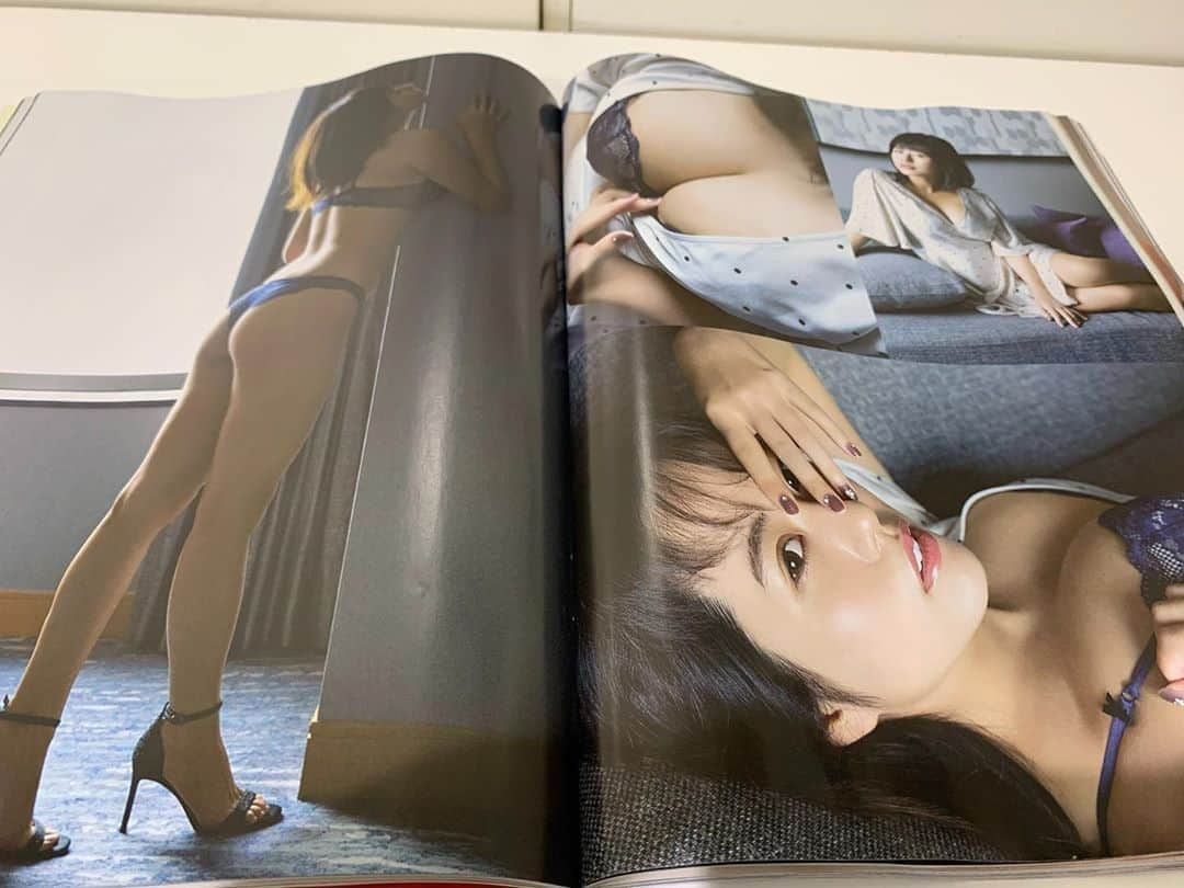 ヴァネッサ・パンさんのインスタグラム写真 - (ヴァネッサ・パンInstagram)「今天發售的雜誌，副標題是「女老闆的休假🤣」 ✨本日7/14発売✨週刊SPA! グラビア6ページ掲載してます 裏テーマが「女社長の休日」笑 ぜひ手にとってみてください！！  #グラビア #週刊spa」7月14日 12時01分 - kazuminoomi