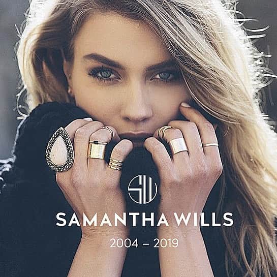 サマンサウィルスのインスタグラム：「[IMAGE 1] When I made the decision to close the Samantha Wills Jewellery business I had the idea to add the year range from when the company first launched to when it was closing. ⠀ ⠀ We had this applied to all our marketing materials during the final months of operation, I thought it a nice way to book end the brands fifteen year journey, so beneath the SW logo, we added ‘2004-2019’. ⠀ ⠀ [IMAGE 2] As I was receiving weekly Google Analytics (GA) reports I very quickly realized that my marketing idea had a somewhat morbid element to it… morbid being that at-a-glance, people actually thought I’d died. ⠀ ⠀ Two of the top eight most searched terms in our GA report that week (and for many to follow) were ‘Samantha Wills Death’ and ‘Samantha Wills Obituary’. 😳 I kid you not. And I did not know whether to laugh or cry.⠀ ⠀ Over the years I have had many entrepreneurs ask if I would recommend naming a brand after the founder. I’ve finally written an article for the @samanthawillsfoundation on the subject- FOUNDER NAMING: Brand Name or Your Name? Link in bio if you want to have a read. - SWx」