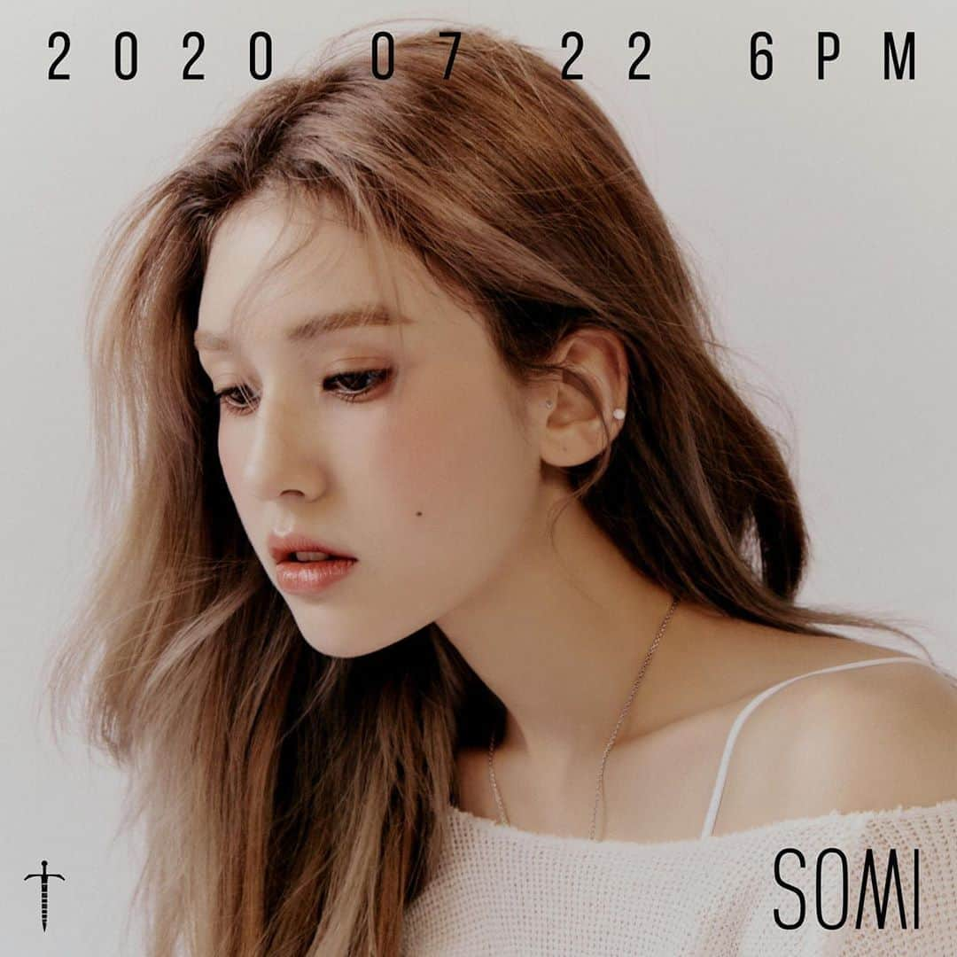 ソミさんのインスタグラム写真 - (ソミInstagram)「‘S coming Back 2020. 7 . 22 Somi being Ennik」7月14日 12時31分 - somsomi0309