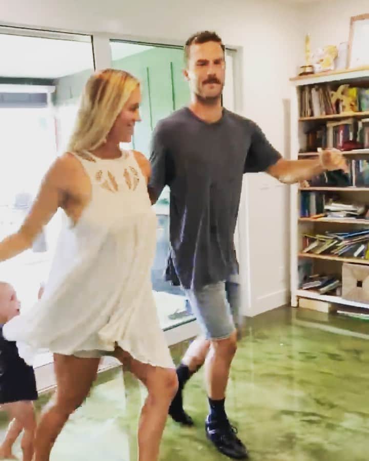 Bethany Hamiltonのインスタグラム：「Dancing with my man ❤️ We lost our dancing rhythm for a while but we are getting our groove back! Dancing is so much fun and a great together challenge! It’s harder than it looks but I imagine eventually it will feel really easy! It’s a beautiful lead and follow. I love the feeling of only listening to his touch and that leads the way I go.  Dancing is a great way to enjoy each other and has strengthened our relationship no doubt!」
